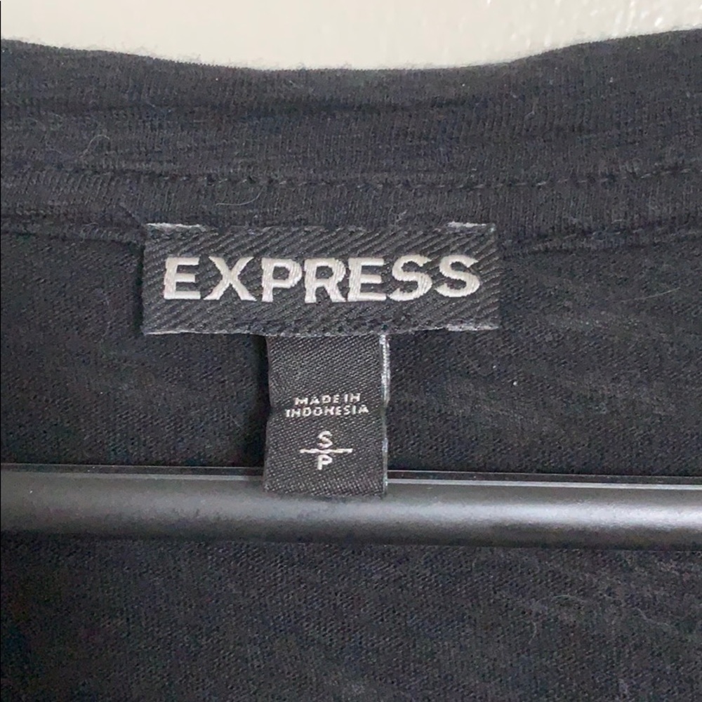 Express half paisley design black tee - Picture 5 of 6
